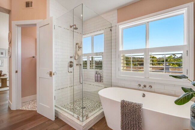 Building Photo - 4 Bedroom Designer Dream Home in La Costa