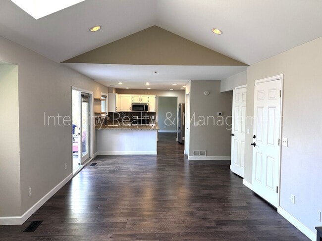 Building Photo - 1 Foothill Ash