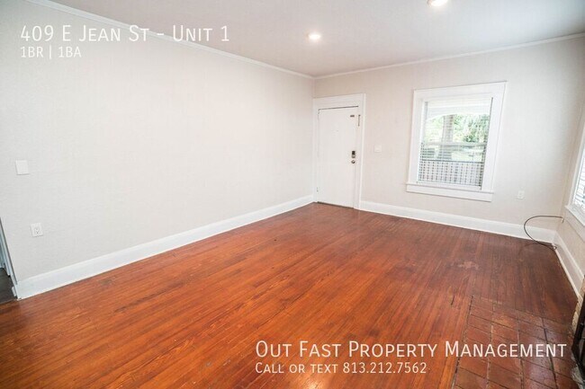 Building Photo - 409 E Jean St