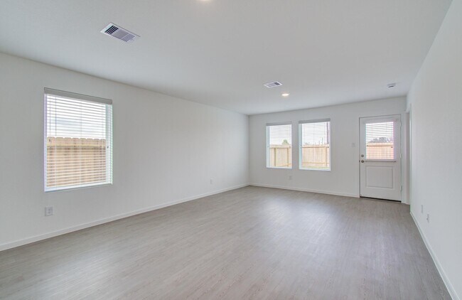 Building Photo - 17925 Valle Cupa Ln