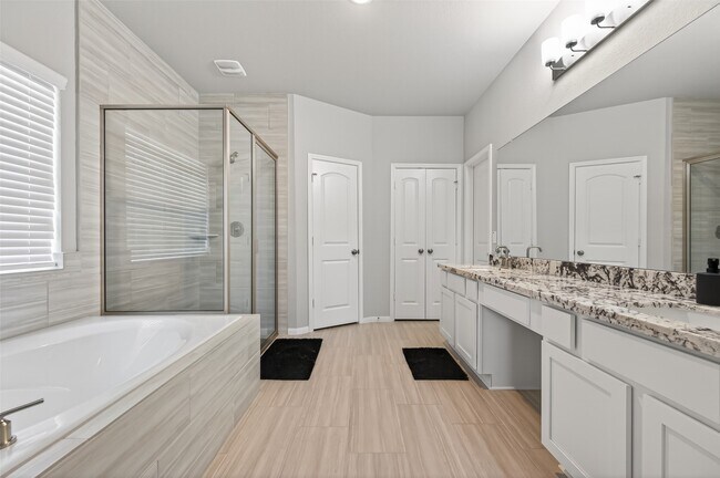 Building Photo - 11676 Whirlaway Dr