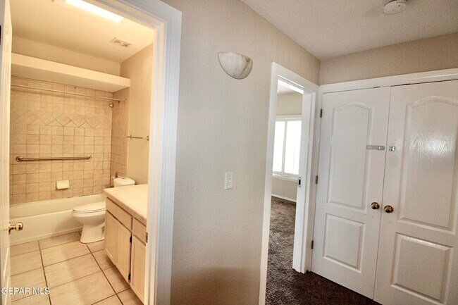 Building Photo - 6101 Los Siglos Dr