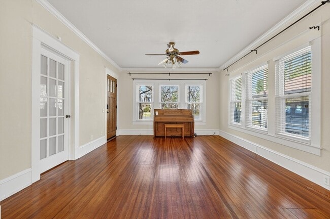 Building Photo - 212 N Grand Ave