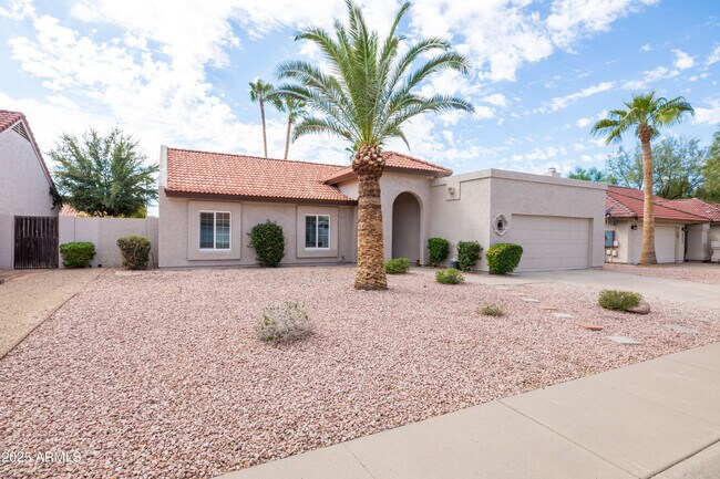 Primary Photo - 9009 E Sahuaro Dr