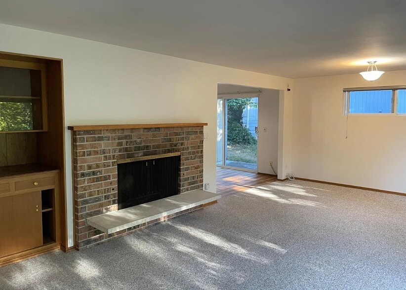 Building Photo - 5245 120th Ave SE