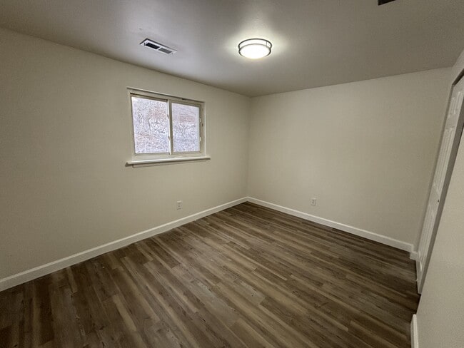 Building Photo - 6826 E 3rd Ave