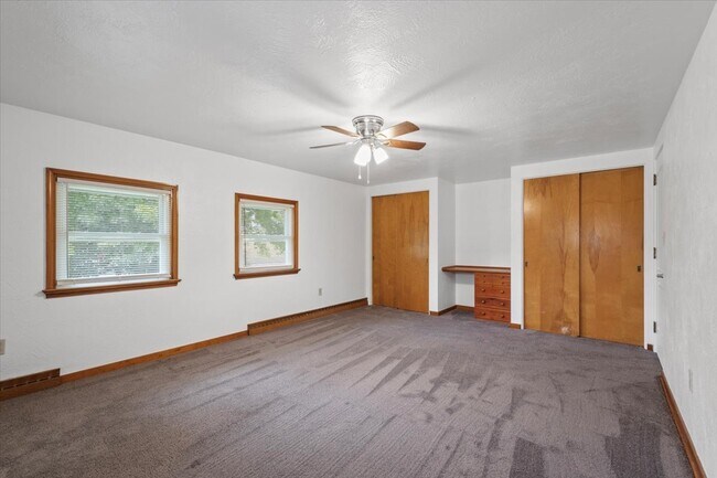 Building Photo - 3635 Poplar Ave