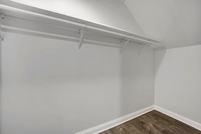 Building Photo - 4454 W Parker Ave