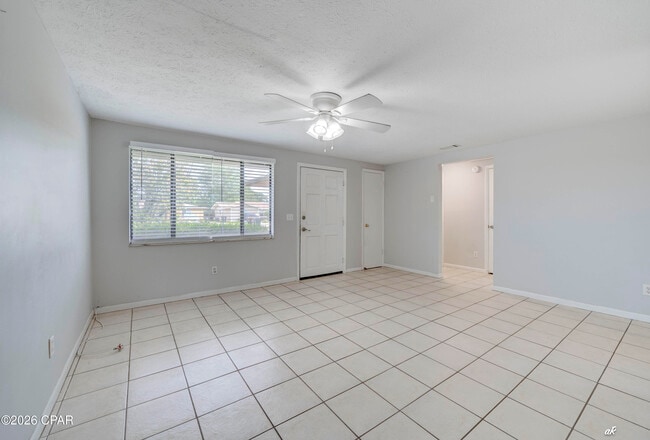 Building Photo - 1125 Bradley Cir