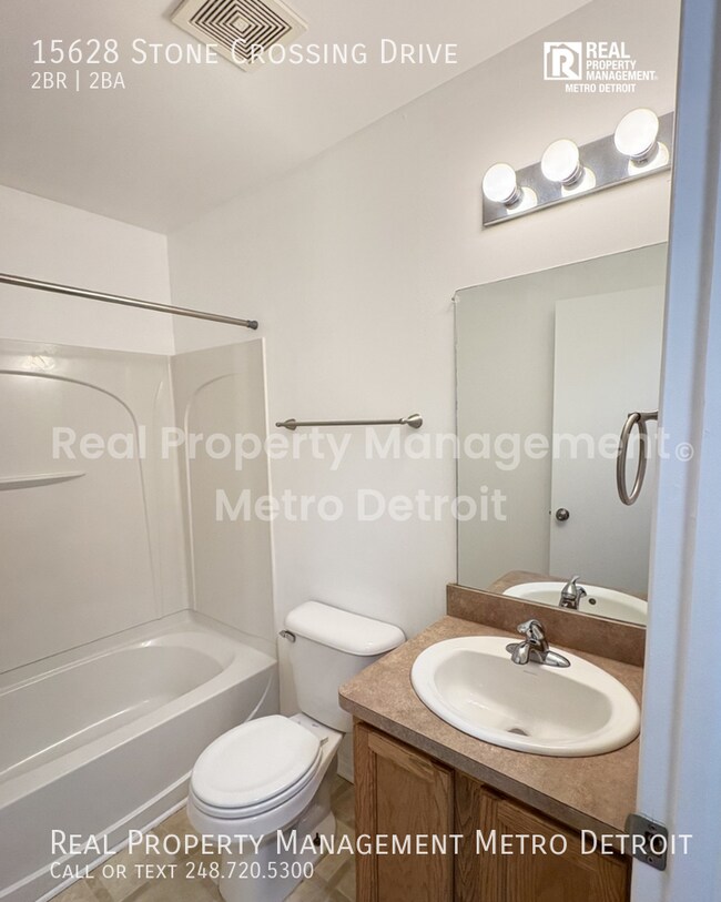 Building Photo - 15628 Stone Crossing Dr
