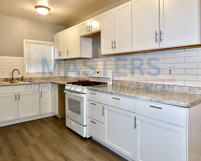 Building Photo - 3 Bedroom House for Rent