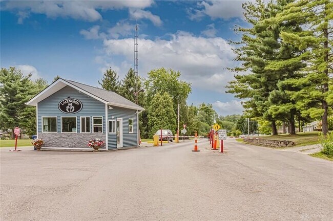 Building Photo - 679 Lakengren Dr