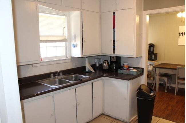 Building Photo - Updates coming soon - Flooring Updates in ...