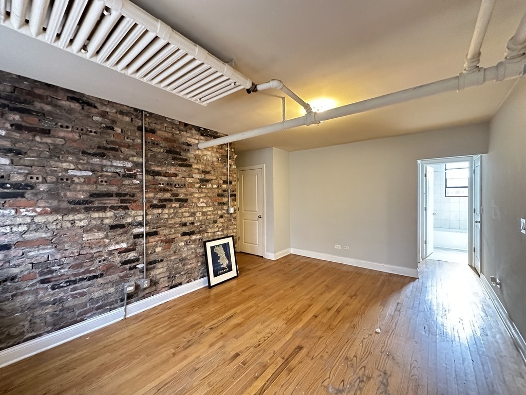 Building Photo - 728 W Addison St