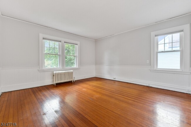 Building Photo - 136 Stanmore Pl