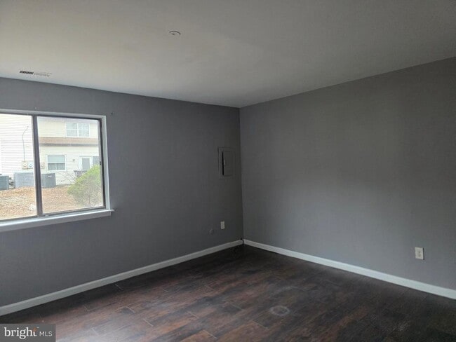 Building Photo - 2515 Cottonwood Ct