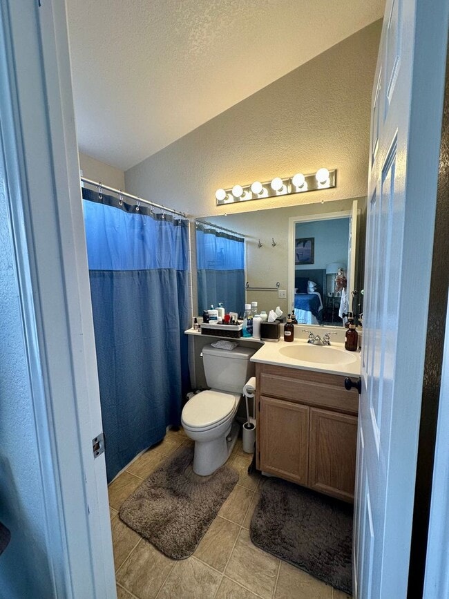 Building Photo - Light and Bright North Park 2 Bedroom Condo