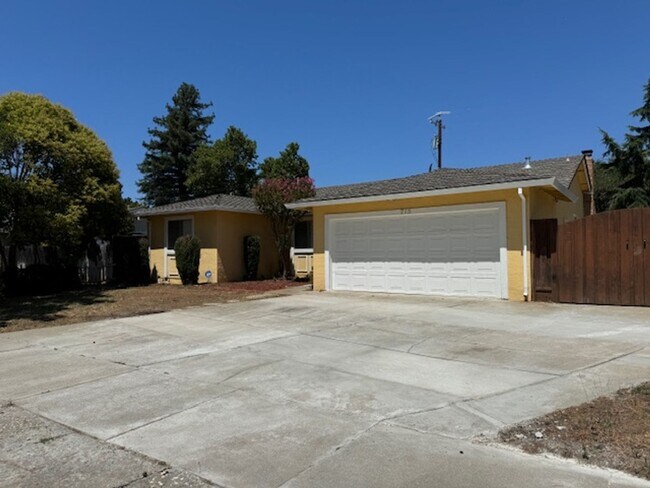 Building Photo - Beautiful 4-Bedroom Home with Spacious Lay...