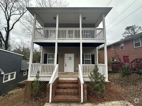 Building Photo - 4 Bed and 2.5 Bath in Atlanta!