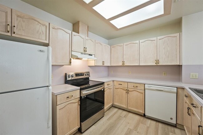 Building Photo - 502 Gregory Ct