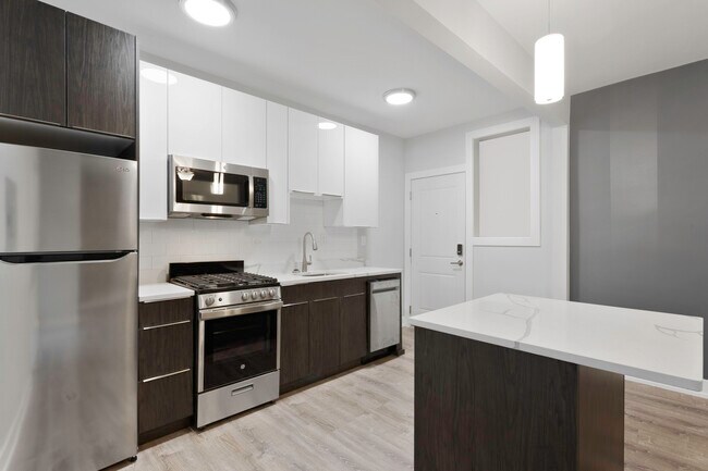 Building Photo - 1651 W Jonquil Terrace