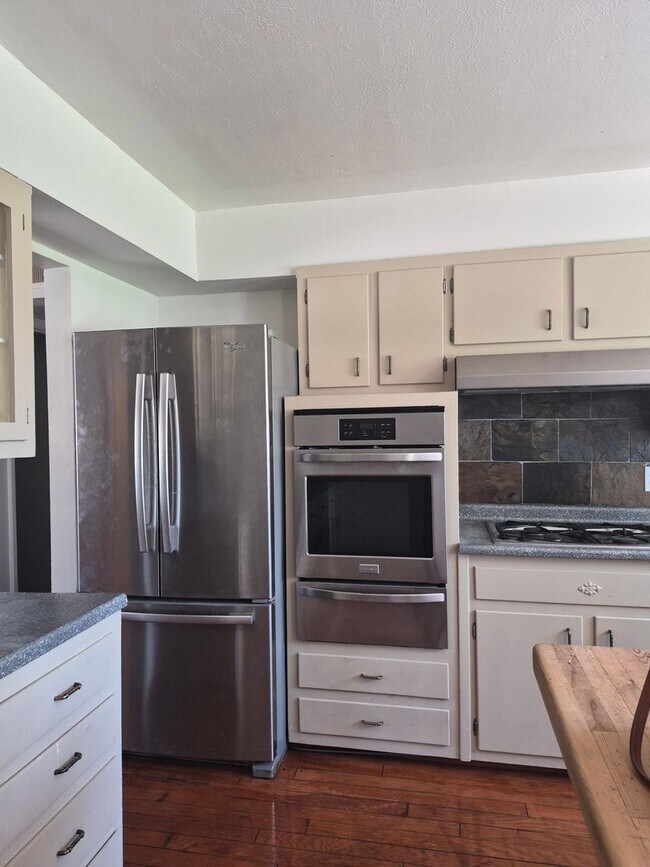 Building Photo - 5832 Avenida La Barranca NW