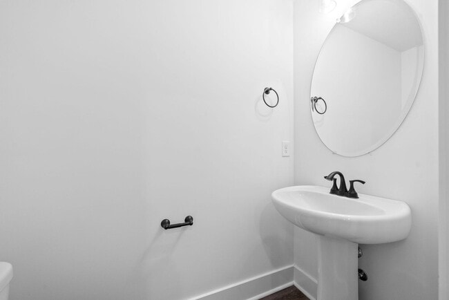 Building Photo - Luxury Townhome For Rent Near Billy Dunlop Park!