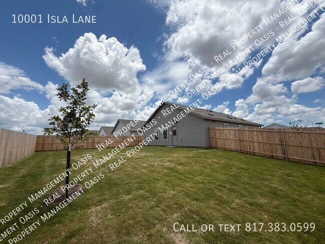 Building Photo - 10001 Isla Ln