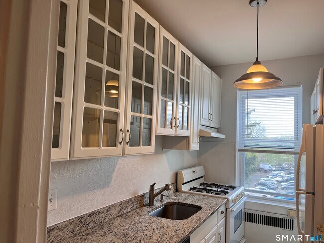 Building Photo - 70 Strawberry Hill Ave