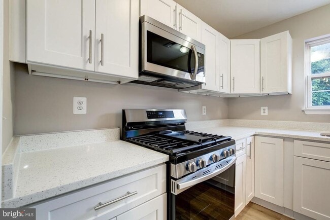 Building Photo - 4719 Springmaid Ln