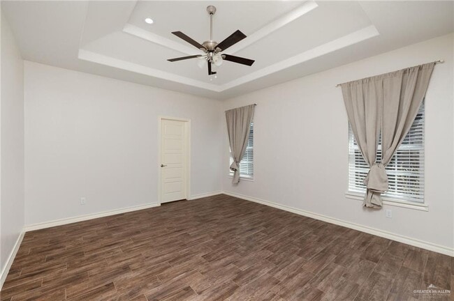 Building Photo - 14 E St