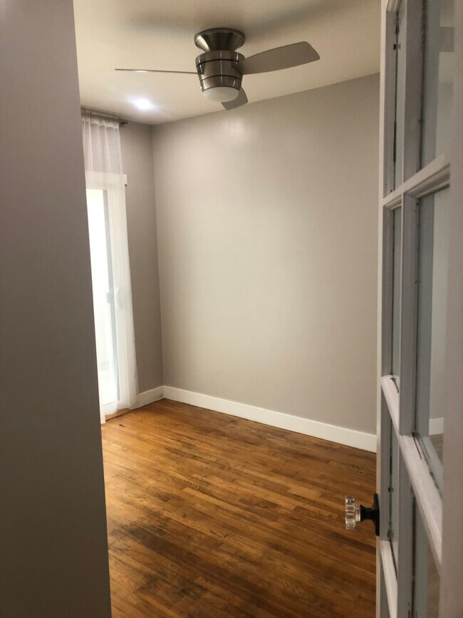 Building Photo - 3956 Olmsted Ave