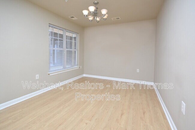 Building Photo - 929 Morreene Rd