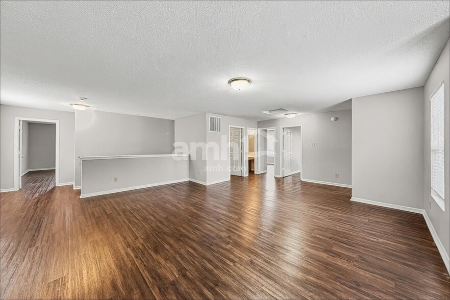 Building Photo - 2945 Sentiment Ln