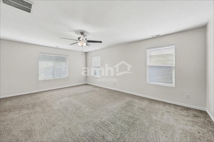 Building Photo - 3792 N Tumwater E Ln