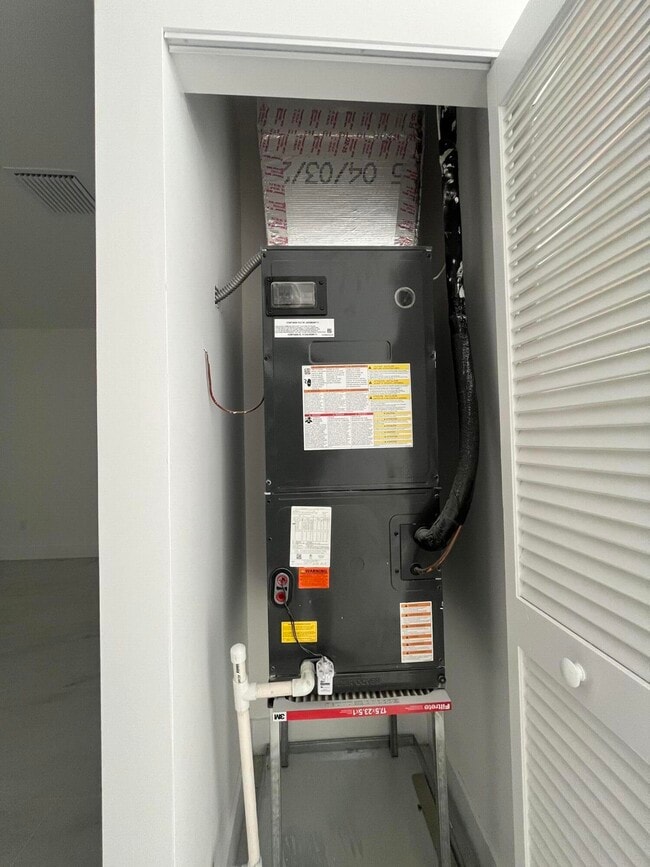 Building Photo - 4588 Old Okeechobee Rd