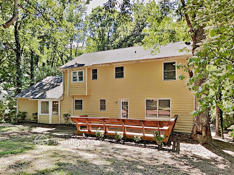 Building Photo - 2075 Palmer Ct