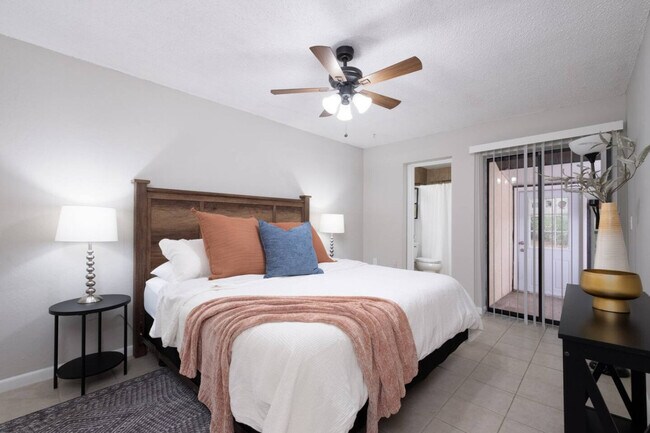 Building Photo - 3331 NW 21st Dr