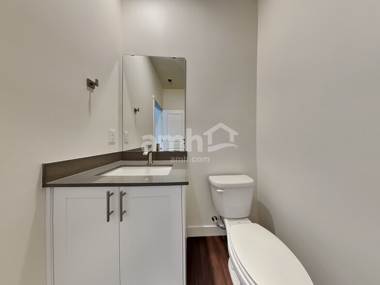 Building Photo - 7636 Verona Lp SW