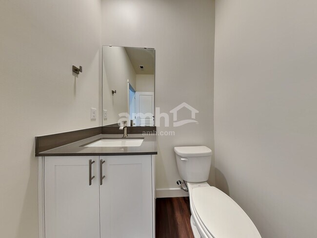 Building Photo - 7636 Verona Lp SW