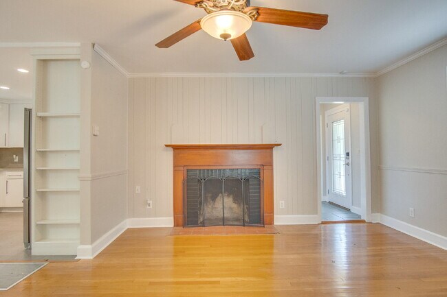 Building Photo - East Pensacola 4BR Home with Loft, Sunroom, Hardwood Floors & Updated Kitchen