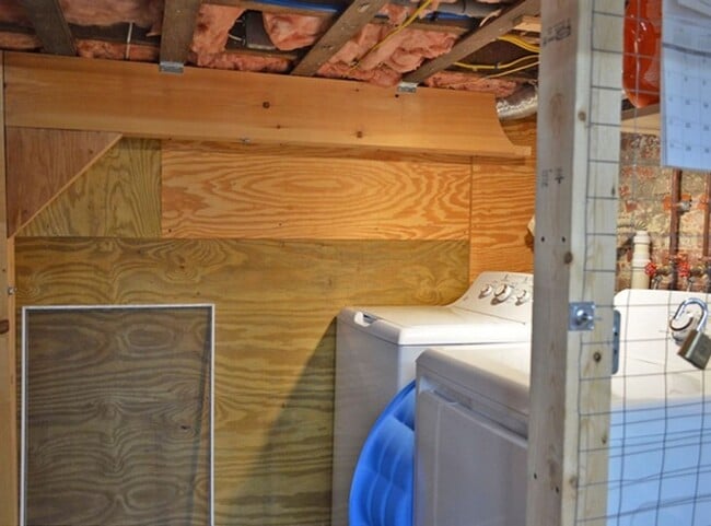 Building Photo - 9 Broadway Ave