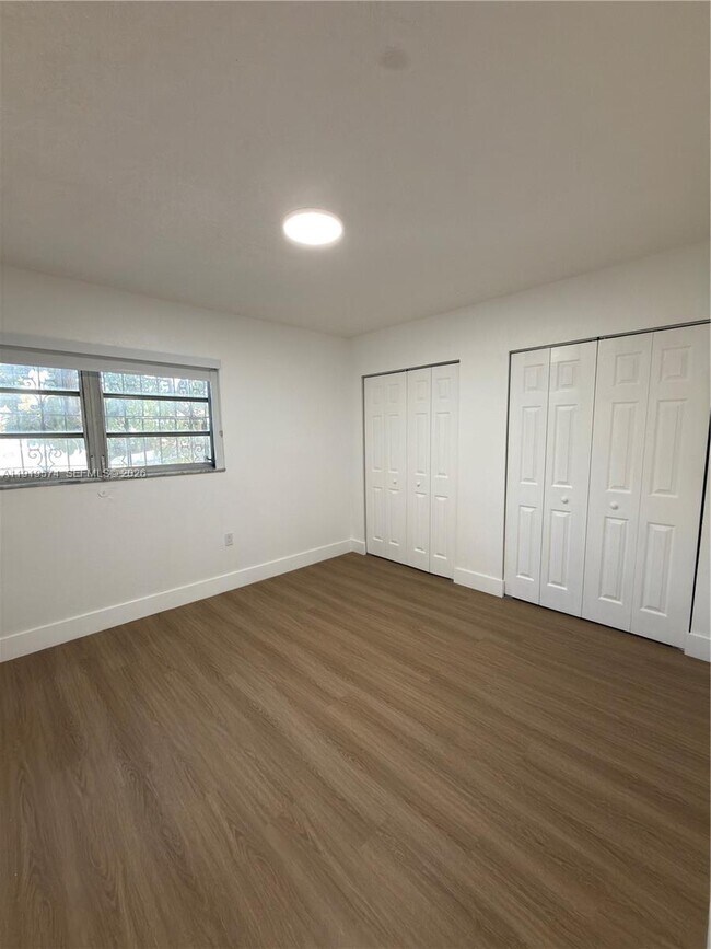 Building Photo - 1927 NW 20th Ave