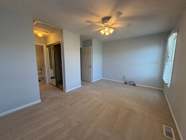 Building Photo - 8325 Beacon Pl