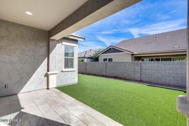 Building Photo - 2661 S Olympic Dr