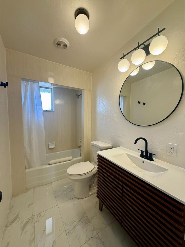 Building Photo - Fully Remodeled 3BR Home + Detached Bonus Room | Private Yard | Central A/C