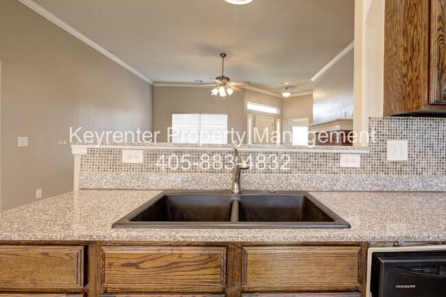 Building Photo - Spacious 4-Bedroom Home with Modern Upgrades & Prime Location