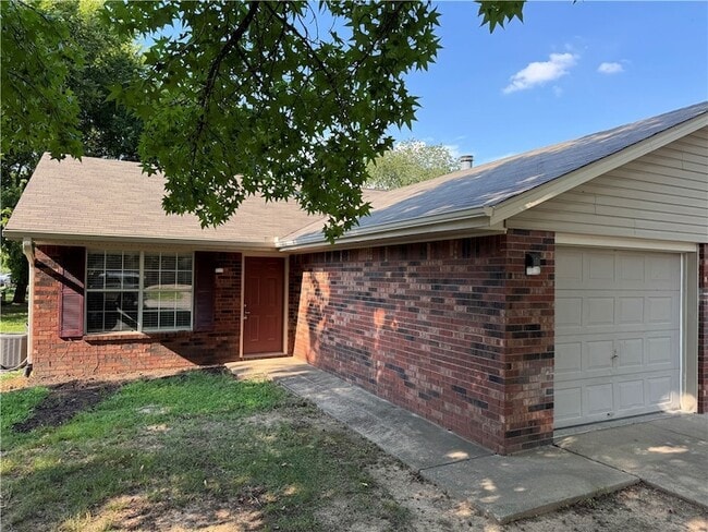 Primary Photo - 4420 W Franciscan Trail