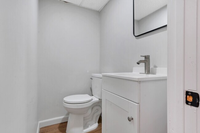 Building Photo - 107 Roosevelt St