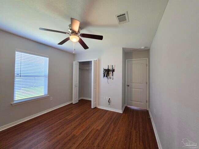 Building Photo - 5574 Peach Dr
